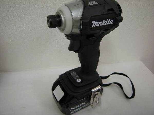 ★☆新品　マキタ　インパクトドライバ　ＴＤ148DRTXB☆★