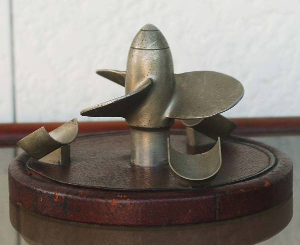 珍品！海の男のパイプスタンド スクリュー式3本掛け N978