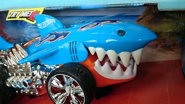 ☆SHARKRUISER Light&Sounds Extreme Action HotWheels製