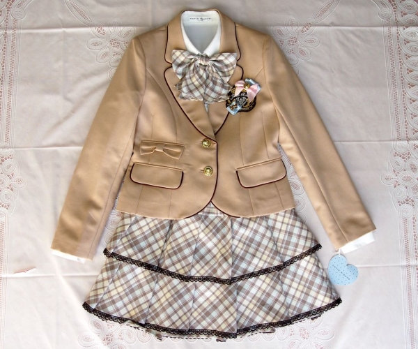 ★新古品★CUTIE RIBBON フォーマルスーツ サイズ160