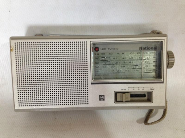ナショナル 携帯ラジオ R 299 Am 中波 Sw 短波 アンティーク 売買されたオークション情報 Yahooの商品情報をアーカイブ公開 オークファン Aucfan Com