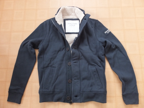 即決新品100％本物アバクロボアトラックジャケットＳサイズ