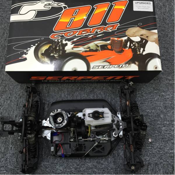 SERPENT 811COBRA組み立て完成済み新品、エンジン新品付き