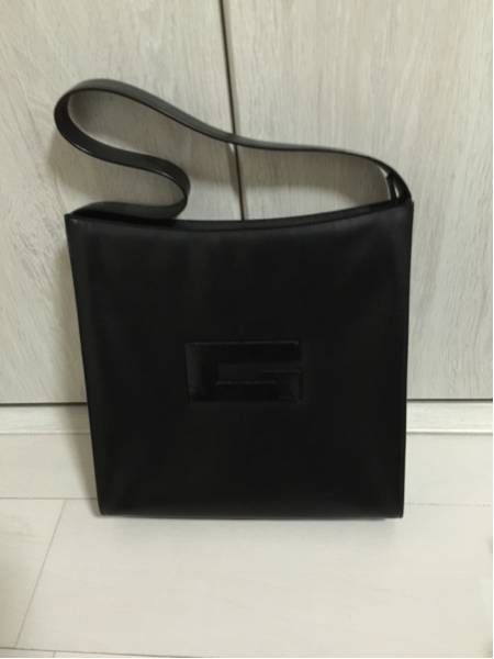 【本物】GUCCI/グッチ ショルダーバッグ メタルロゴ スクエア