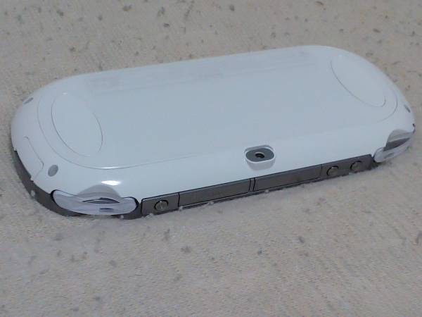 SONY PSVita PCH1100？ クリスタルホワイト？
