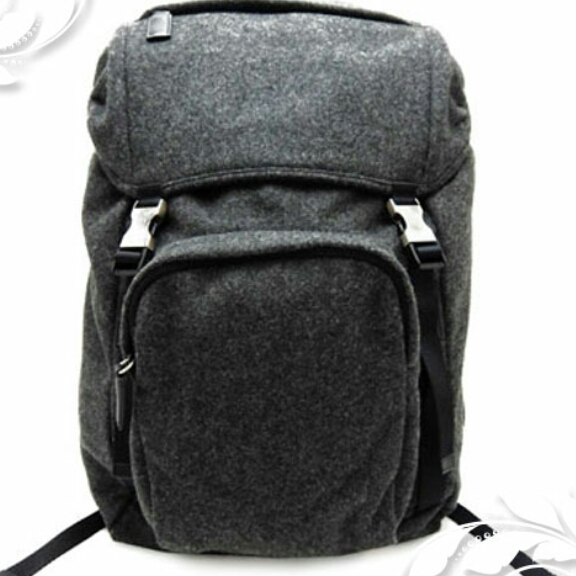 本物 美品☆PRADA リュック グレー×ブラック ウール v1203