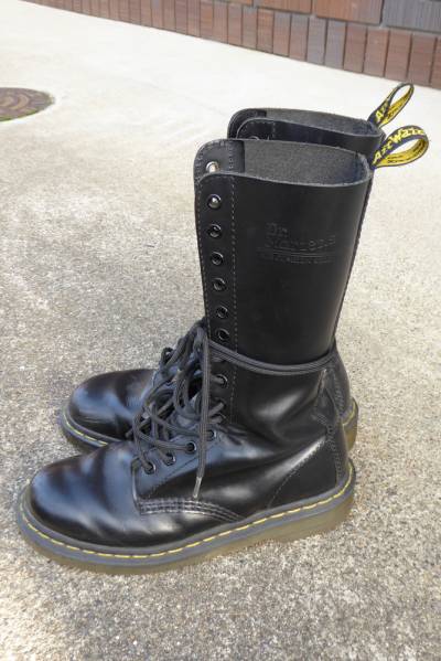 Dr.Martens ドクターマーチン 黒 14ホール・UK4