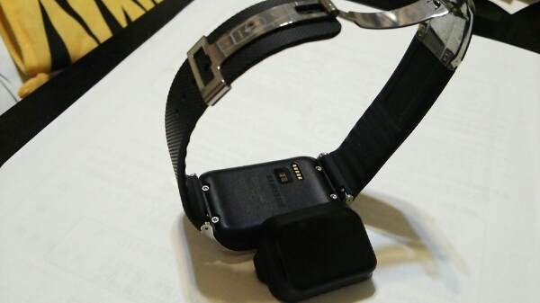 サムスンGALAXYgear２中古ギャラクシーギア2_2