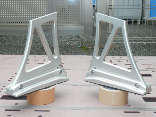 ＢＮＲ３４ ＪＵＮオート ウイングアップステー ♪GTRGT-Rnismo