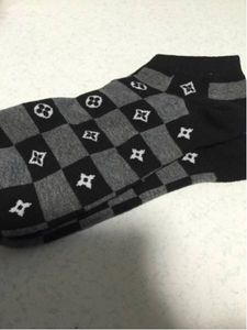 ルイヴィトン ソックスのYahoo!オークション(旧ヤフオク!)の相場・価格 
