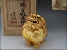 C44◇《月形那比古》作　極上「獅子吼香炉」純金箔張銅器　共箱