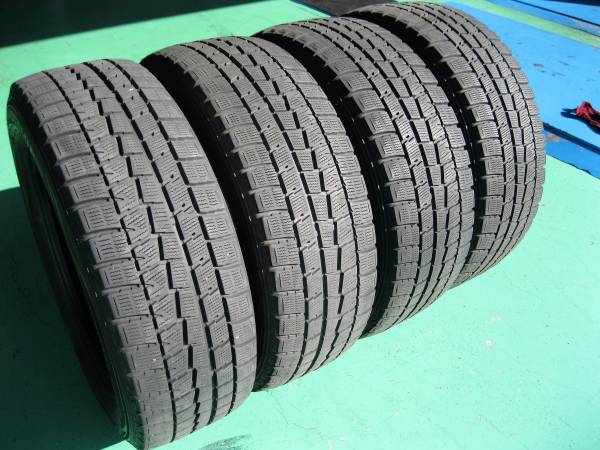 バリ山！中古スタッドレスタイヤ 215/60R16 4本セット