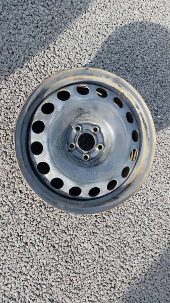 ニュービートル純正スチールホイール1本