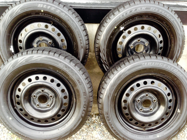 バリ山！BSブリザックREVO GZ215/60R16 2011年製 オデッセイ等に