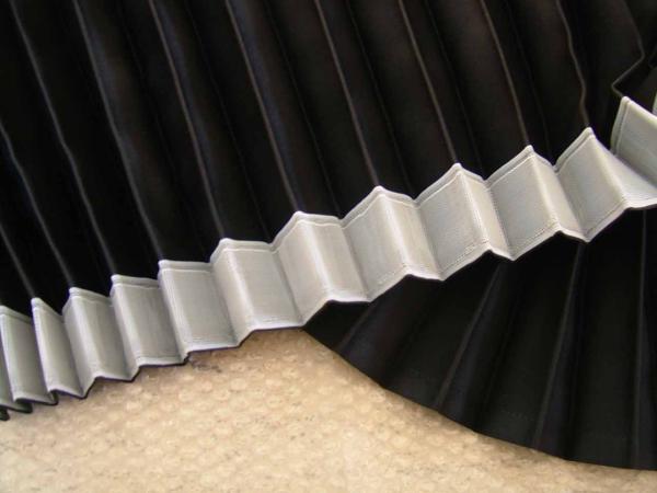 ★おすすめ・新品・即決☆アコーディオン　仮眠カーテン　　遮光