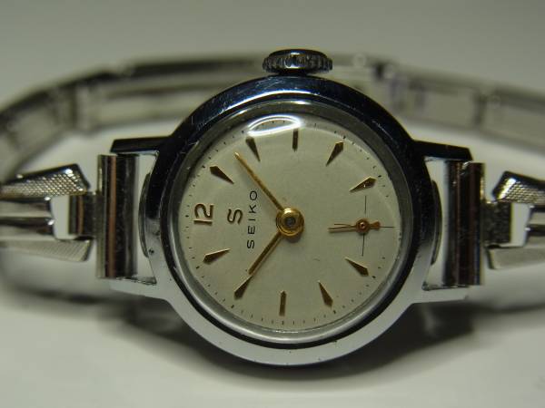 ①　SEIKO　S　SKS　10石　スモールセコンド　手巻き　動品
