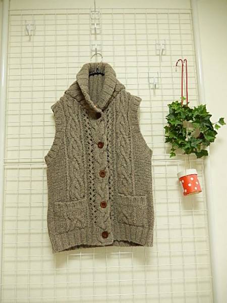 スタジオクリップ★ケーブル編み　ニット　ベスト