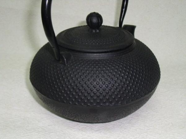 受注生産品)南部鉄器 【蔵出し】 古美術 鐵瓶 小あられ紋様 鉄石作 未