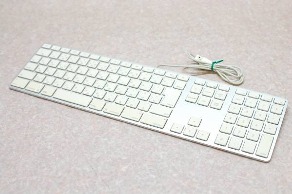 送料無料 Apple 純正 Mac USBキーボード A1243 (MB110J/B) 焼け
