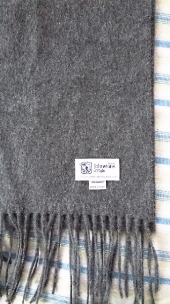 ほぼ新品一度のみ使用　Johnstonsカシミアストールミッドグレー