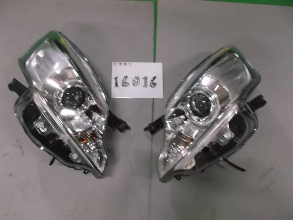 16016 スズキ MK32S スペーシアカスタム HIDヘッドライト左右 実動車