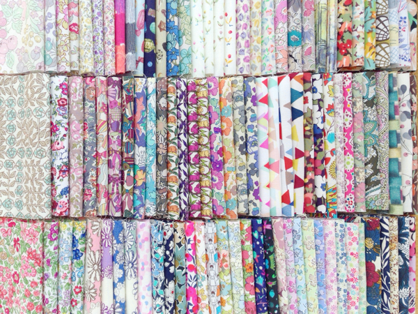 【送料無料】リバティカットクロス100枚セット 10cm角 はぎれ