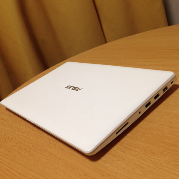 美品 ASUS X200MA-B-WHITE 薄型ノートパソコン Win8.1 白 【公式通販】