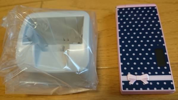 F-06D giri's ドコモ 週末限定値下げ中！ ドコモ、「F-06D Girls'」「F