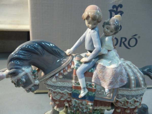 美品 スペイン LLADRO リヤドロ 少年少女の行進 LLADR 【公式通販】