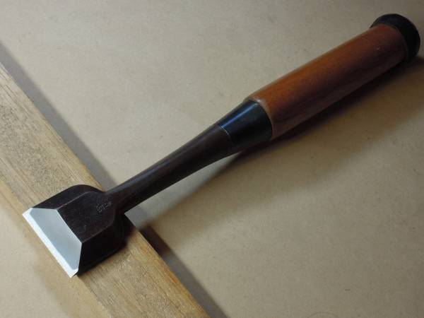 清忠 叩き鑿 寸四 中古品 鑿 のみ ノミ 大工道具 鉋 天然砥石 清忠