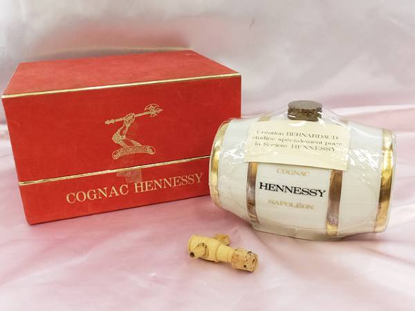 ヘネシー　樽型　未開封 1円～☆未開栓 HENNESSY ヘネシー ナポレオン 樽型 陶器 箱付き 古酒