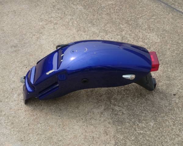 マグナ50　リアフェンダー　テールランプ