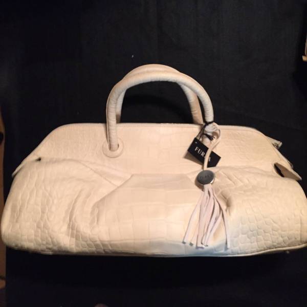 新品タグ付き フルラ FURLA クロコ押しレザー バッグ