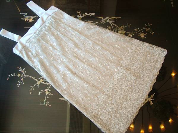 レストローズ ワンピース　刺繍　レース　サテン　結婚式 su194