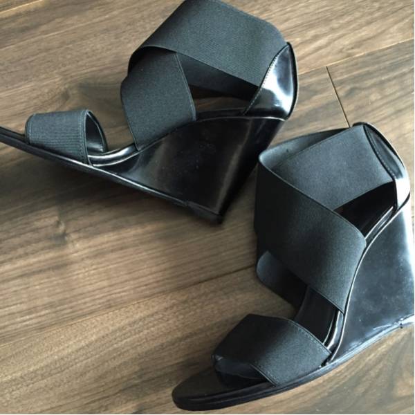 試着のみ★定価6万超 スチュワートワイツマン サンダル 24