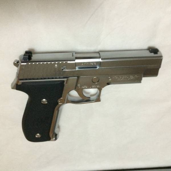 東京マルイ SIG SAUER P226 ガスブローバック クロームステンレス