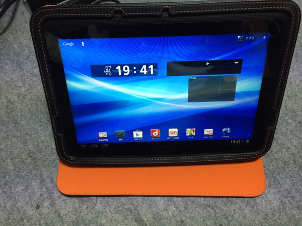 タブレットF-01Dアローズ美品専用ケース付