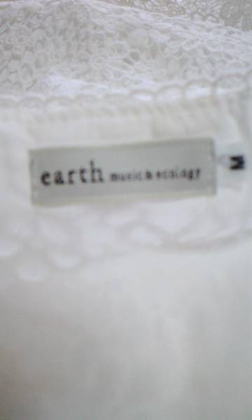 earth 可愛いレースワンピース　M　送料164円 earth music\u0026ecology｜SET2点シアーブラウス+3Dレースワンピース
