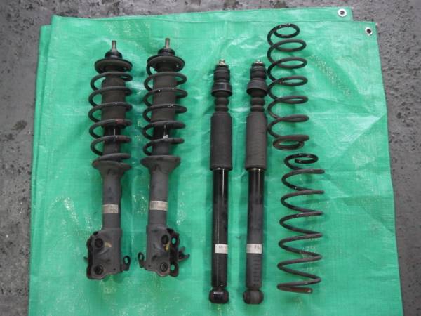 ホンダ　ライフ　JB5　純正ショック　セット　☆