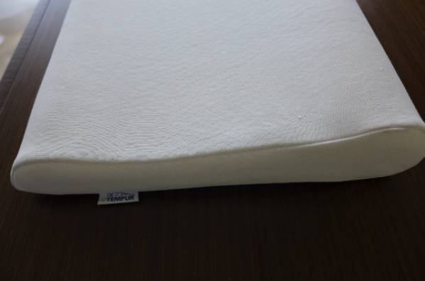 使用浅 TEMPUR テンピュール 低反発枕