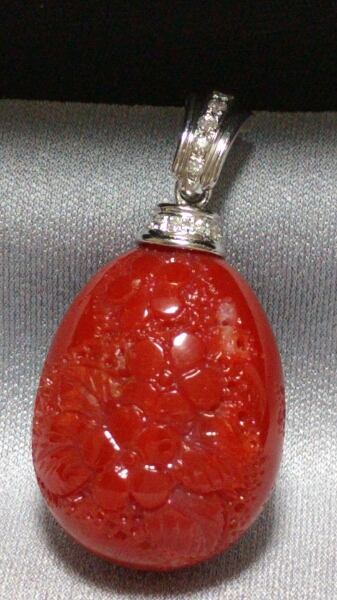 【血赤珊瑚？】Pt900 ダイヤ0.1ct 桜模様の可愛いトップ 最落無!