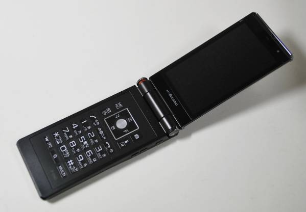 新品 F-04D カーボンブラック SIMロック解除 即日発送対応可