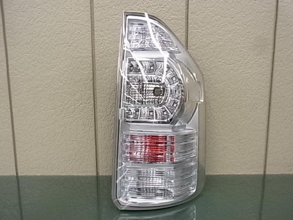 T91261△ ヴォクシー ZS煌　ZRR70/ZRR75　後期　右テール