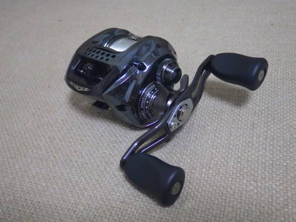 中古美品◇ダイワ スティーズリミテッドSV105XHL 左巻き◇Daiwa リール
