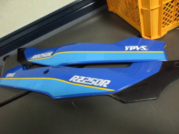RZ250Rゴロワーズサイドカバー左右SET綺麗です！ rz250r