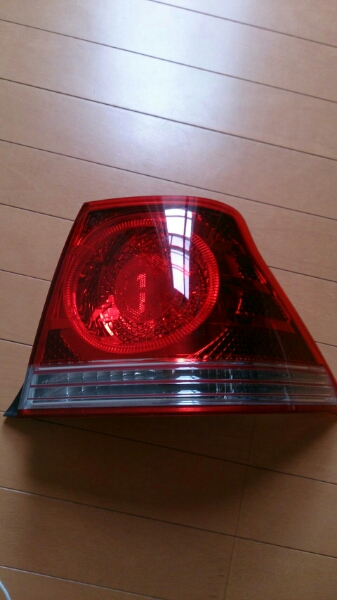18クラウンアスリート テールランプ前期右側