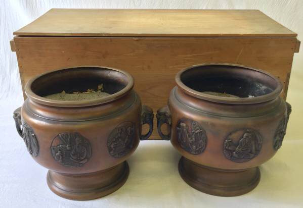 唐銅製　脚付火鉢　木製台付き　　骨董　茶道具　アンティーク　古民具 唐銅製 浮彫 賢人図 火鉢 一対 瓶掛け 茶道具 木箱有 灰付 B15 Yahoo