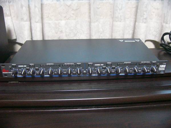 名機　dbx1066　コンプレッサー