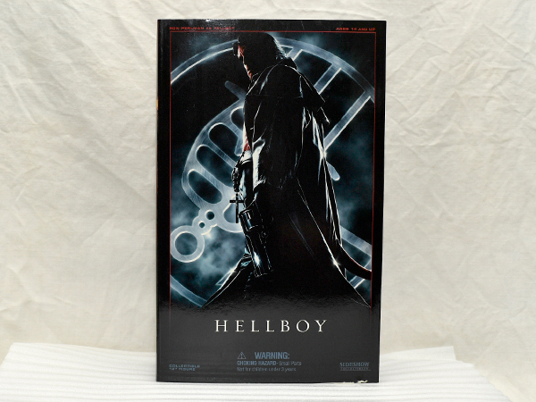 サイドショウ 12インチ ヘルボーイ／HELLBOY（角なし・通常版）