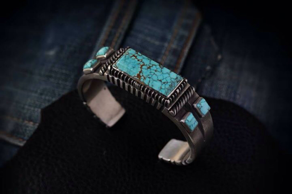 インディアンジュエリーナバホナンバーエイトターコイズバングル